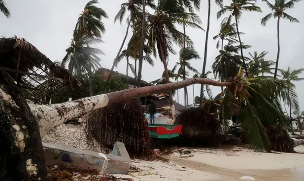 Typhoon Fiona players Turks and Caicos as Puerto Rico battles flooding